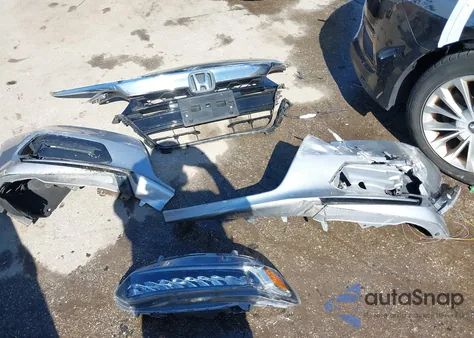 2018 Honda Accord Touring z USA, uszkodzony, nr VIN 1HGCV1F98JA213334